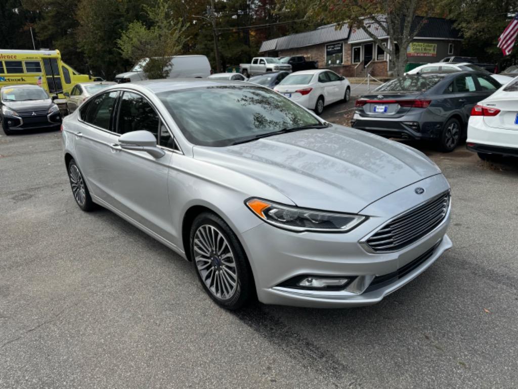 2017 Ford Fusion SE's photo