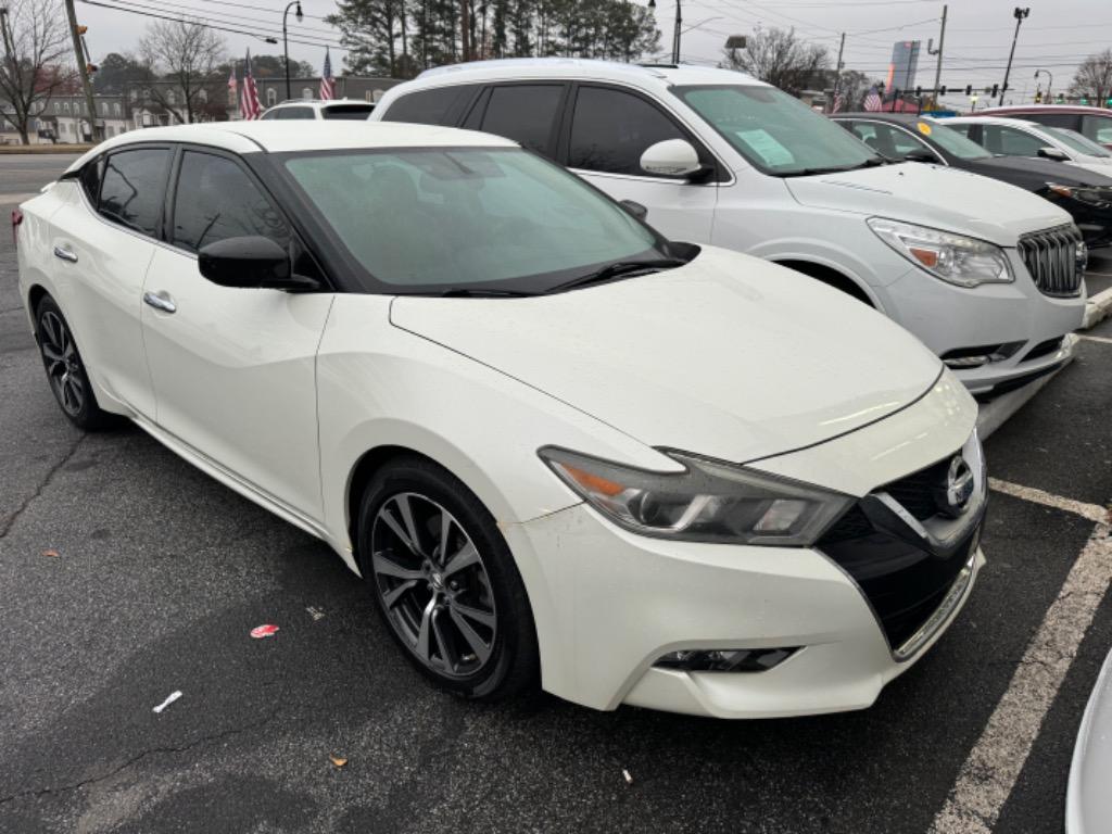 2017 Nissan Maxima S's photo